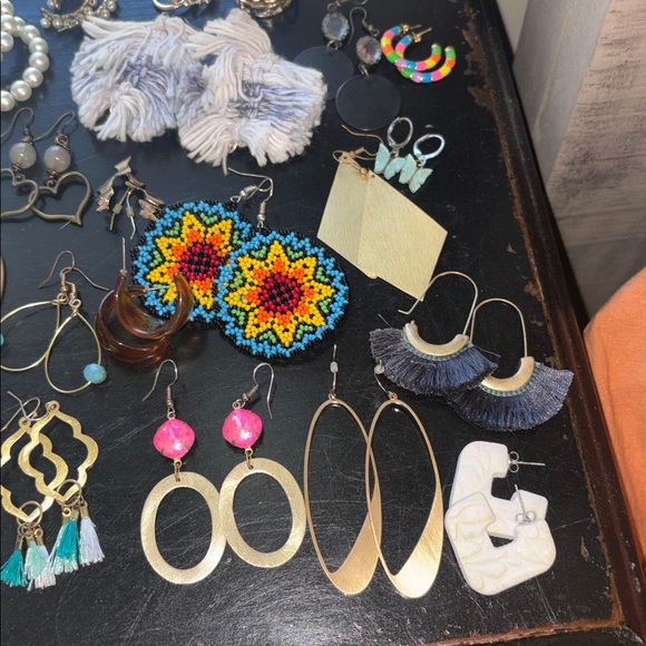 Colorful Earring Collection - Picture 5 of 5